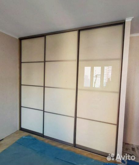 Двери купе в ниши, шкафы