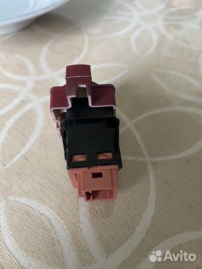 Выключатель аварийной сигнализации Ситроен С4 2010