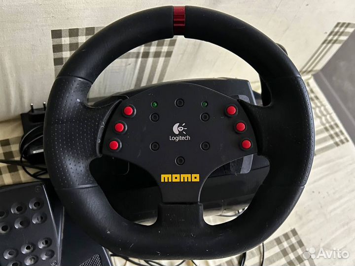 Игровой руль Momo Racing Logitech