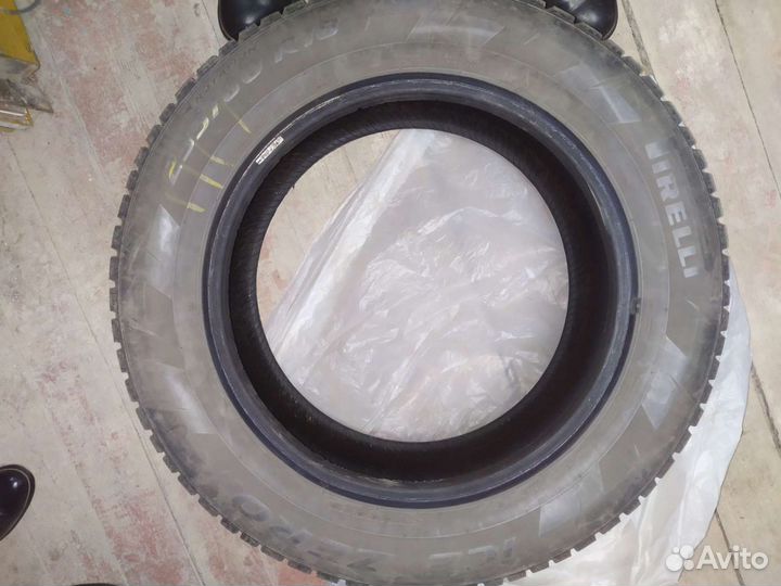 Pirelli Ice Zero 235/60 R18