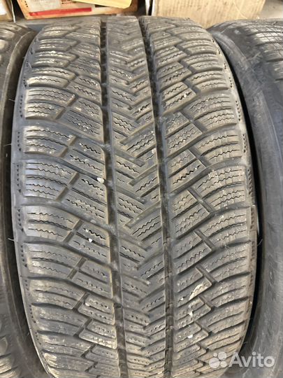 Michelin Pilot Alpin 235/40 R19 и 265/40 R19 92V