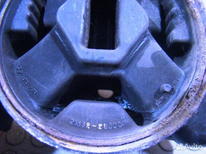 KIA Sportage 3 Опора двигателя левая