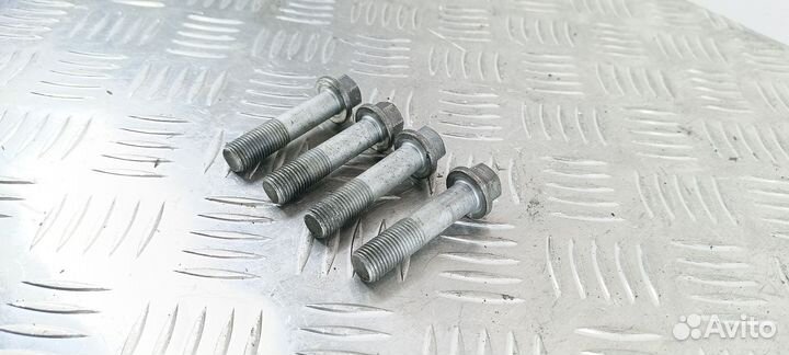 Болт задней ступицы Subaru Impreza GP