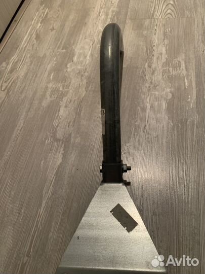 Крепление для телевизионной тарелки на стену