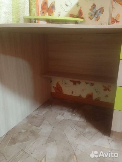 Письменный стол