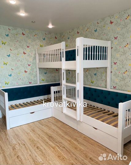Кровать двухъярусная для 3 детей