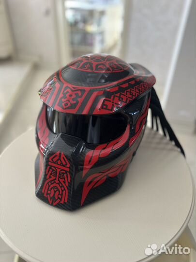 Мотошлем карбоновый хищник