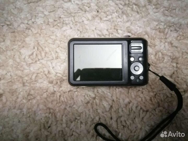 Компактный фотоаппарат