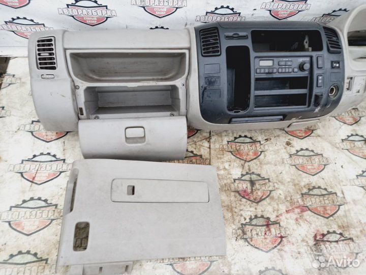 Торпедо Hino Dutro XZU378 N04C 2006