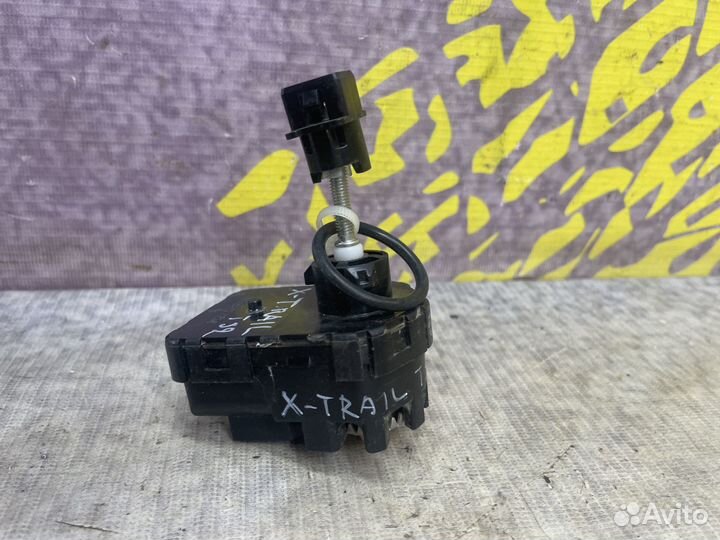 Моторчик корректора фары X-Trail T32 Икстреил