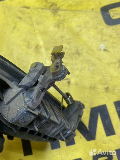 Ручка передняя левая Hyundai Accent