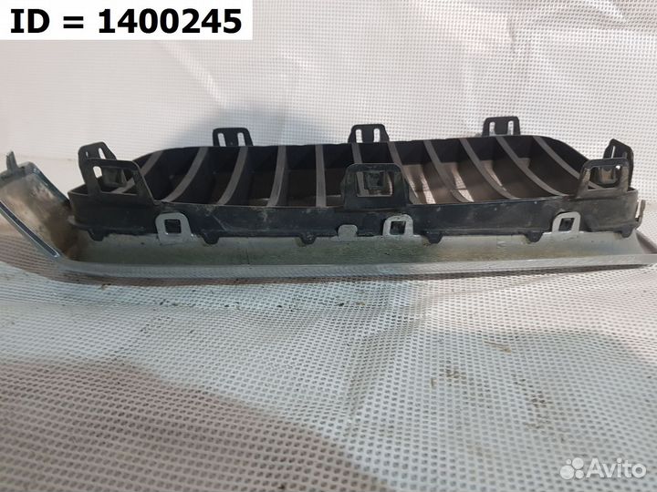 Решетка радиатора правая BMW 3 F30 бмв