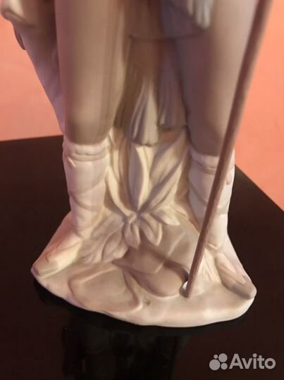 Статуэтка фарфор (Бисквит)