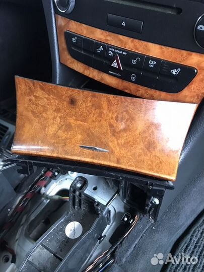 Мерседес 211 пепельница