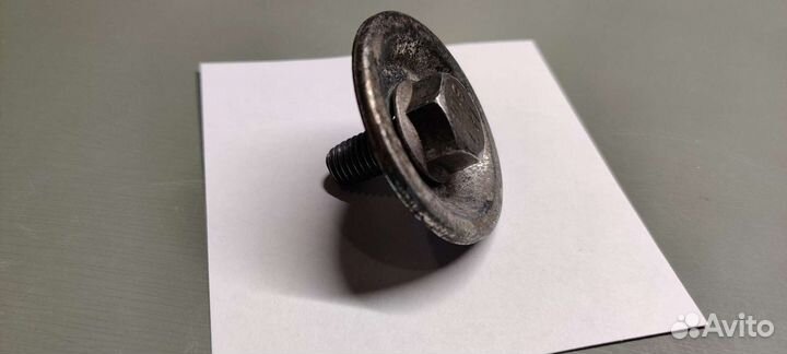 Крепление ролика натяжителя ford focus 2