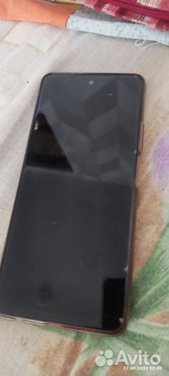 Продаю телефон брата