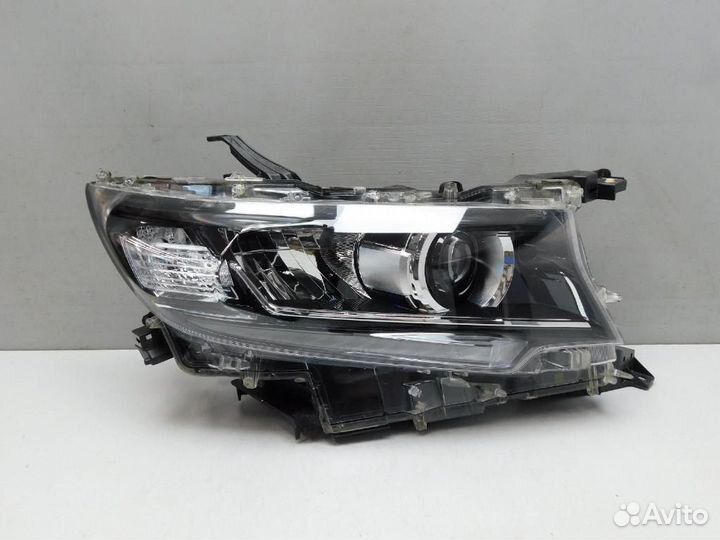 Фара правая Toyota Land Cruiser Prado