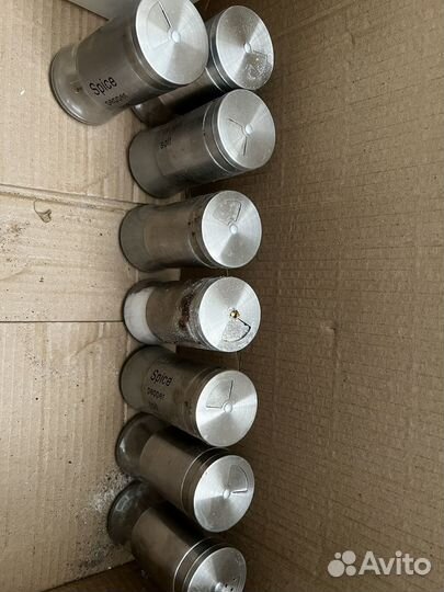 Набор посуды и столовых приборов