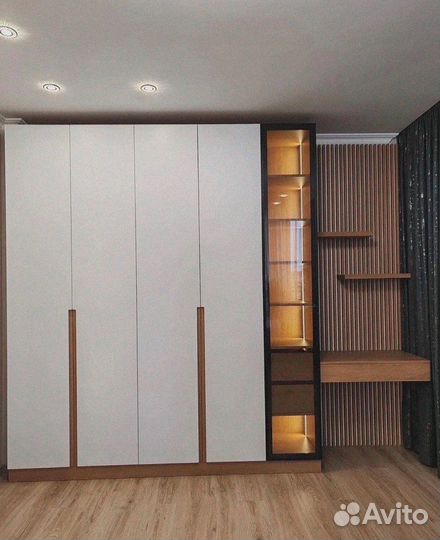 Шкаф распашной встроенный