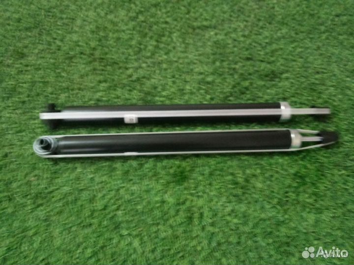 Задние амортизаторы Мазда 3 BK BL 2002-2012 новые