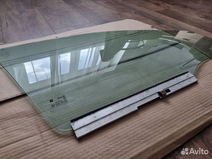 Стекло правое переднее Vectra B - Хэтчбек