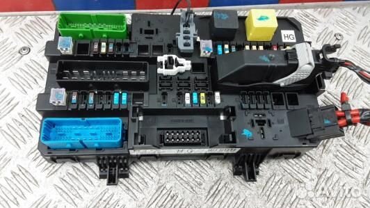 Блок предохранителей opel zafira B (ABR16M102)