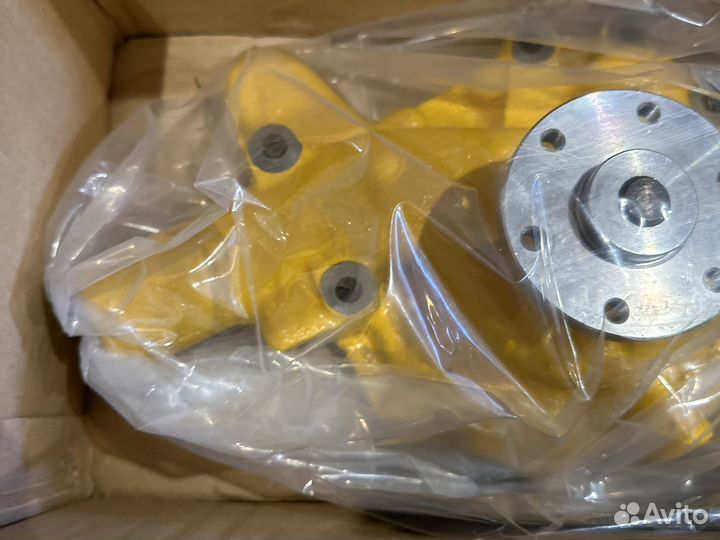 Помпа водяная Komatsu PC200-6