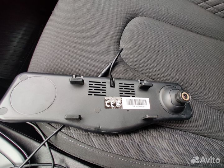 Видеорегистратор зеркало Mio MiVue N460