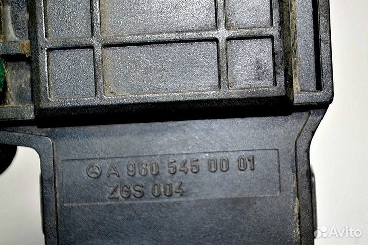 Распределительная коробка проводки mercedes-benz A