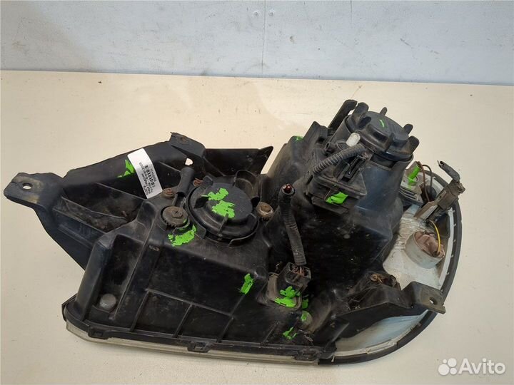 Фара (передняя) Hyundai Terracan, 2003