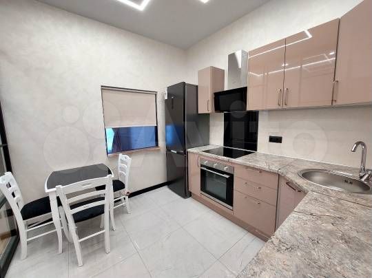 2-к. апартаменты, 76,7 м², 1/3 эт.