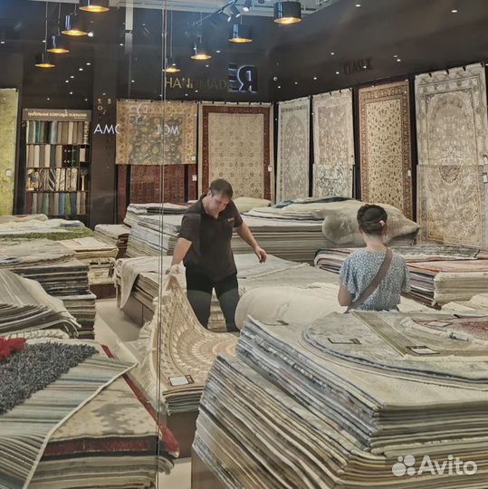 Продавец-консультант в салон 