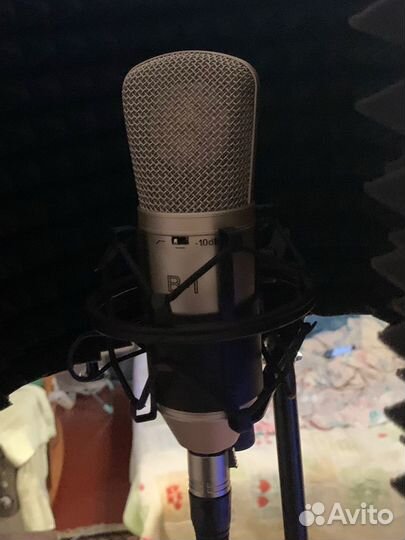 Студийный микрофон behringer b1