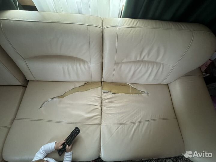 Кожаный угловой диван бу