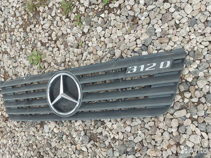 Решетка радиатора Мерседес Спринтер