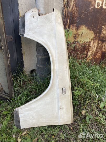 Крыло левые на волгу 3102