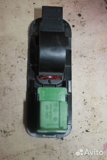 Кнопка Audi A8 D3