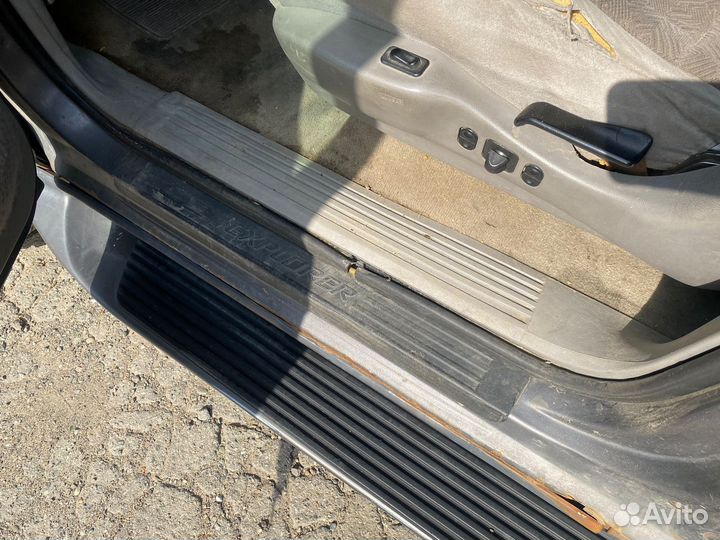 Накладки порогов внутренние Ford Explorer 2