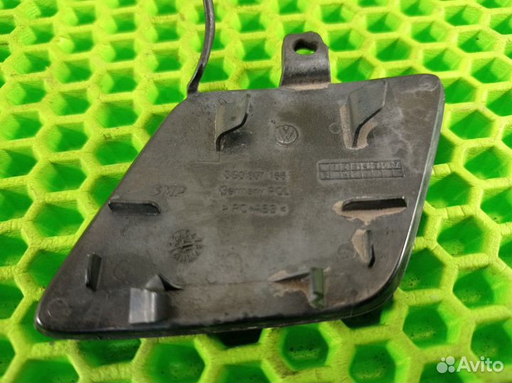 Заглушка буксировочного крюка передняя