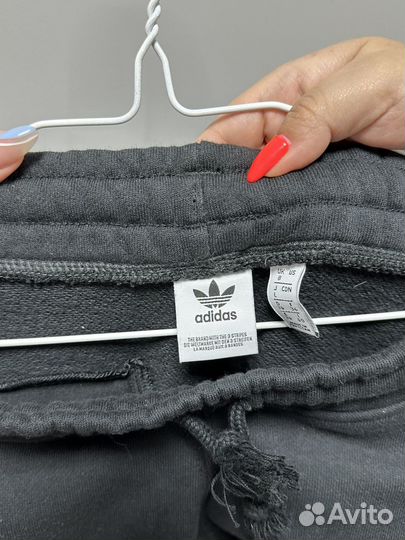 Спортивные штаны adidas