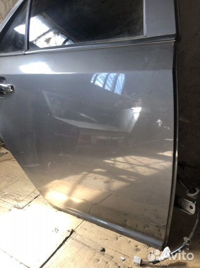 Задняя правая дверь Geely MK
