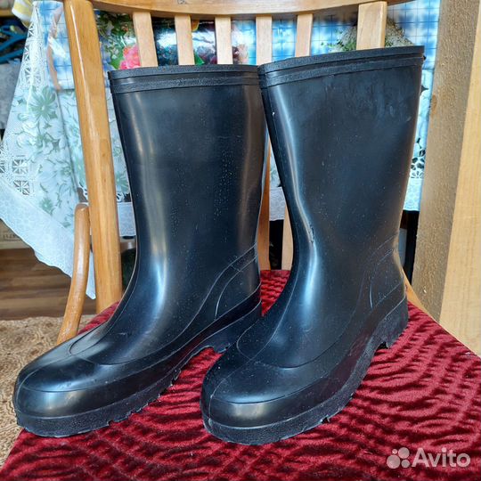 Резиновые сапоги