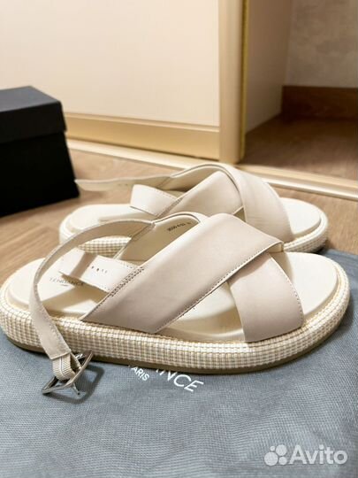 Шлепанцы женские 38 размер