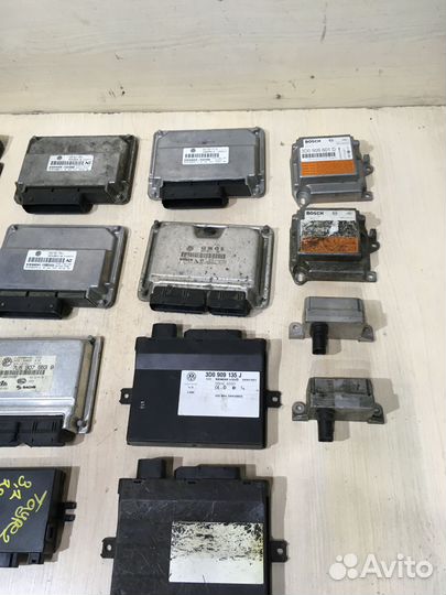 Блок управления двигателем Тоуарег 3.2 AZZ