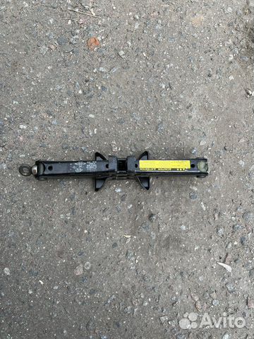 Домкрат Toyota Avensis T25, Corolla 120, Yaris