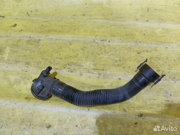Шланг вентиляции картерных газов BMW 5-serie F10