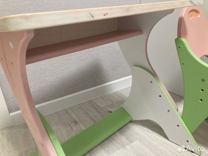Деревянный ростовой стол и стульчик