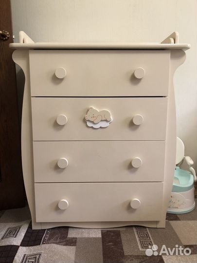 Кровать с камодом можга