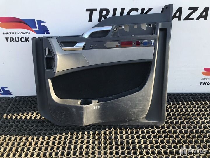 81626306110 Обшивка двери правой Man TGX