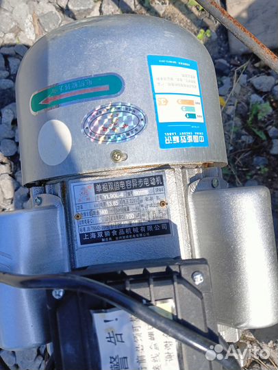 Мельница для зерна бытовая